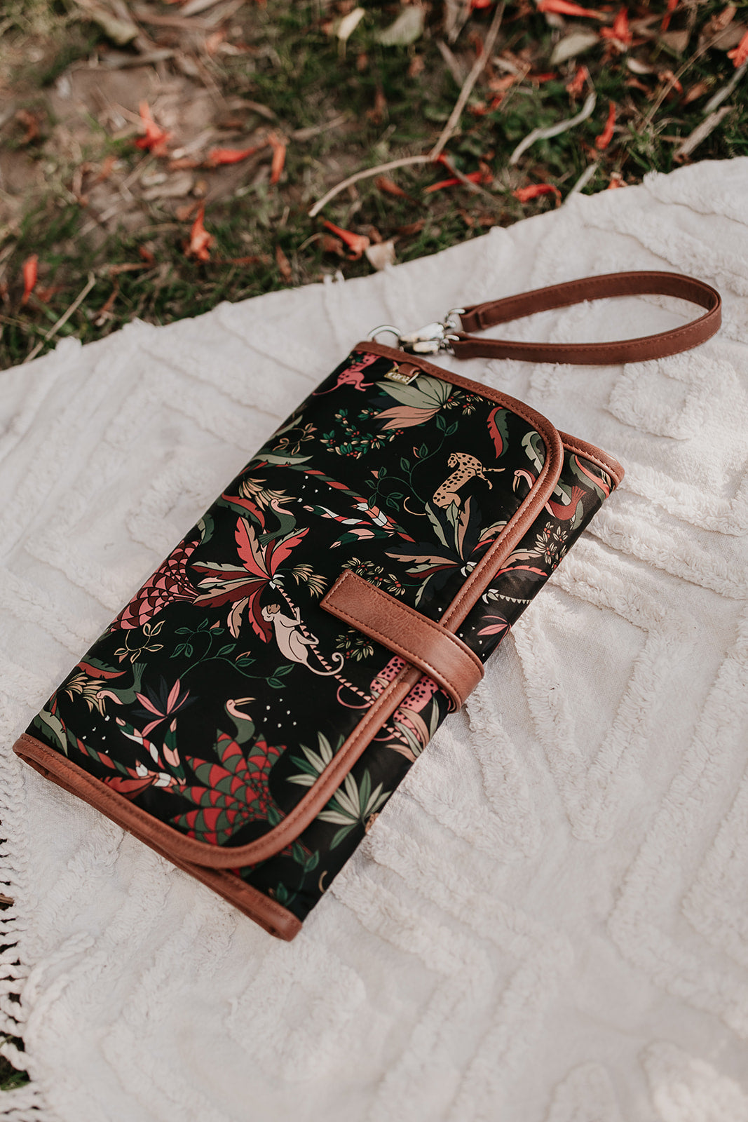 Change Clutch - Jungle Black/Tan
