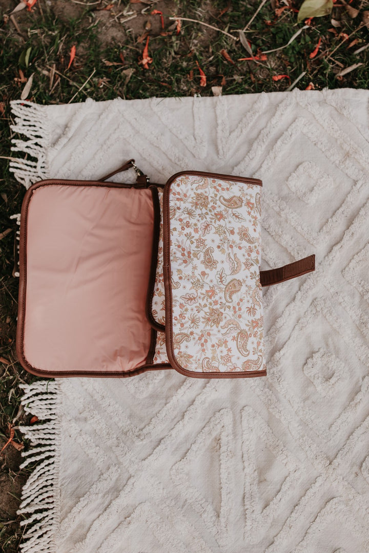 OiOi Change Clutch - Peach Paisley/Tan
