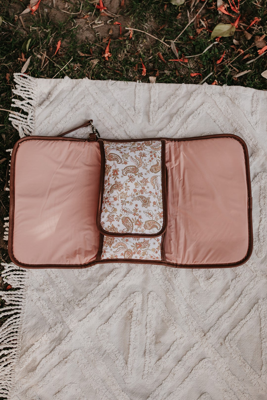 Change Clutch - Peach Paisley/Tan