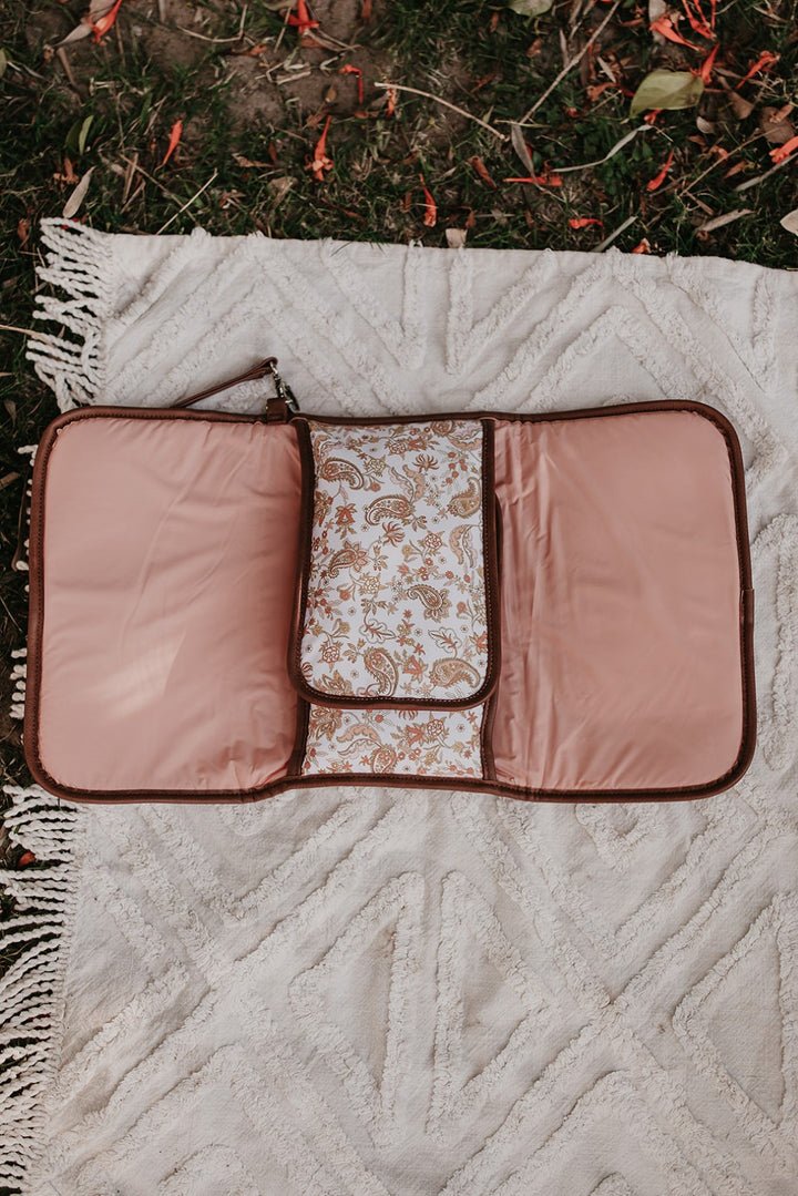 OiOi Change Clutch - Peach Paisley/Tan