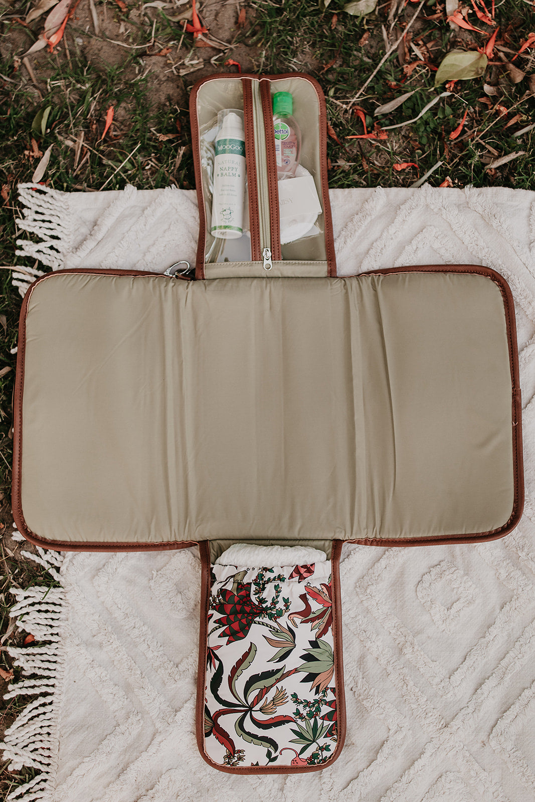 Change Clutch - Jungle Cream/Tan