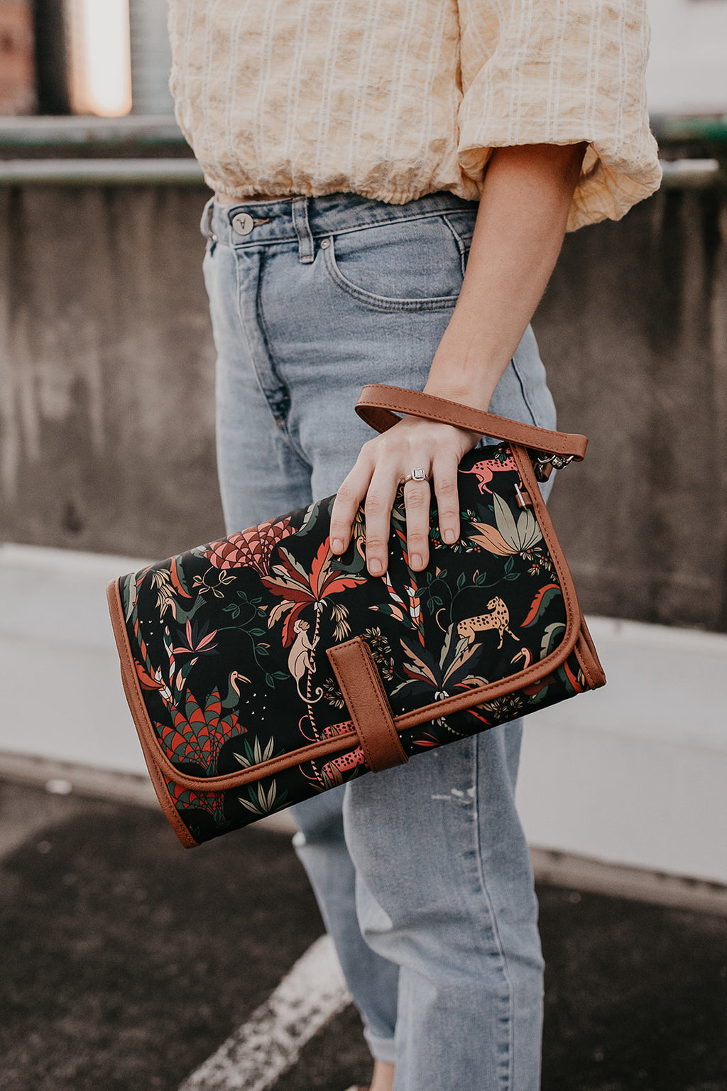 Change Clutch - Jungle Black/Tan