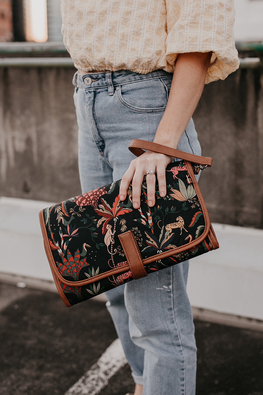 Change Clutch - Jungle Black/Tan