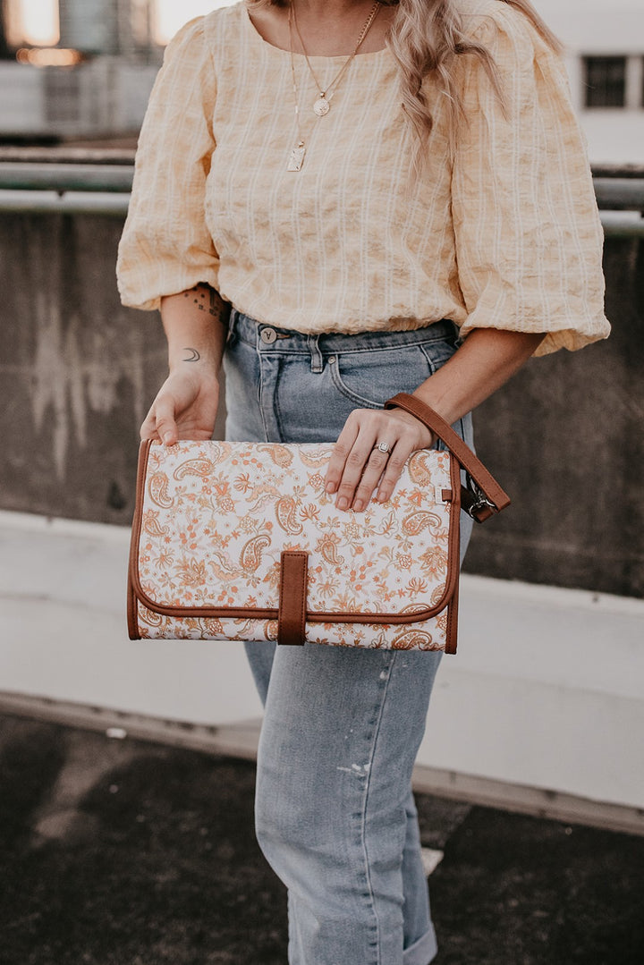 OiOi Change Clutch - Peach Paisley/Tan