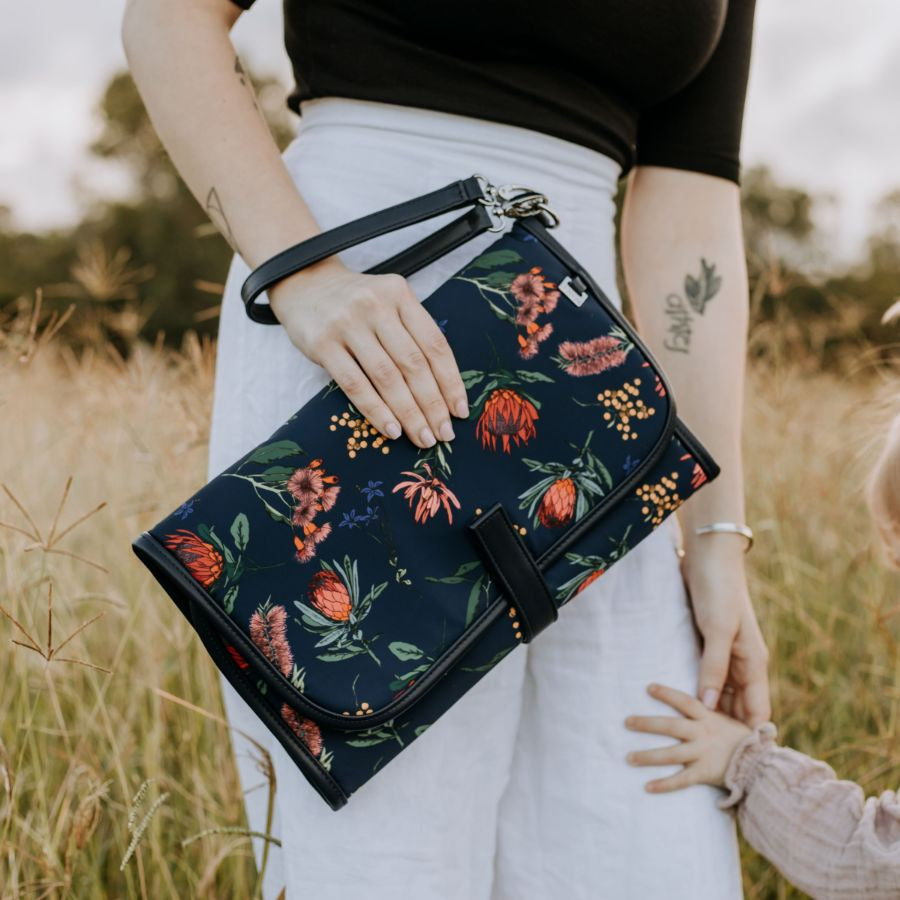 Change Clutch - Navy Botanical