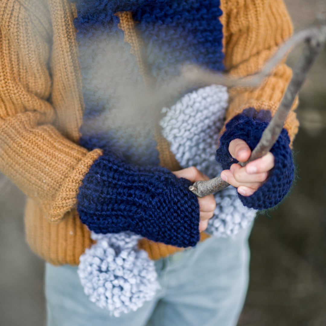 Acorn Traveller Fingerless Mittens - Navy