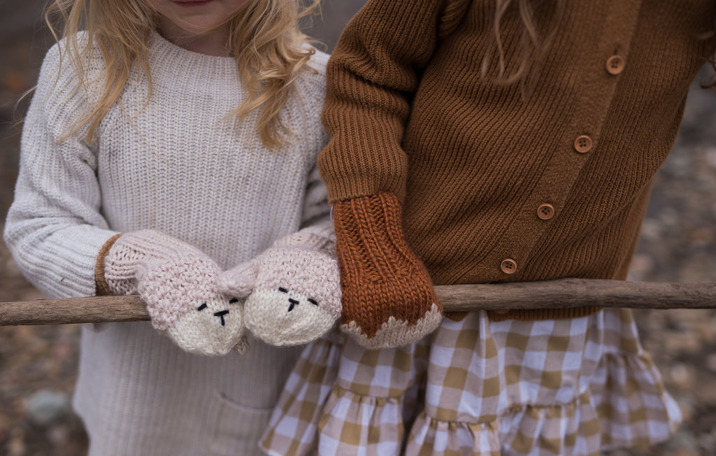 Zig Zag Mittens - Chestnut