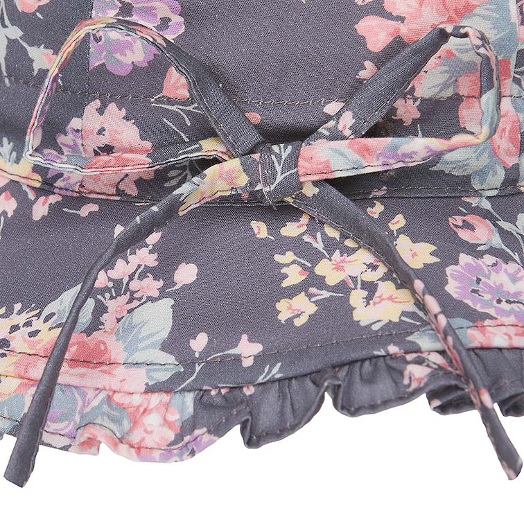 Bell Hat - Pretty Nigella