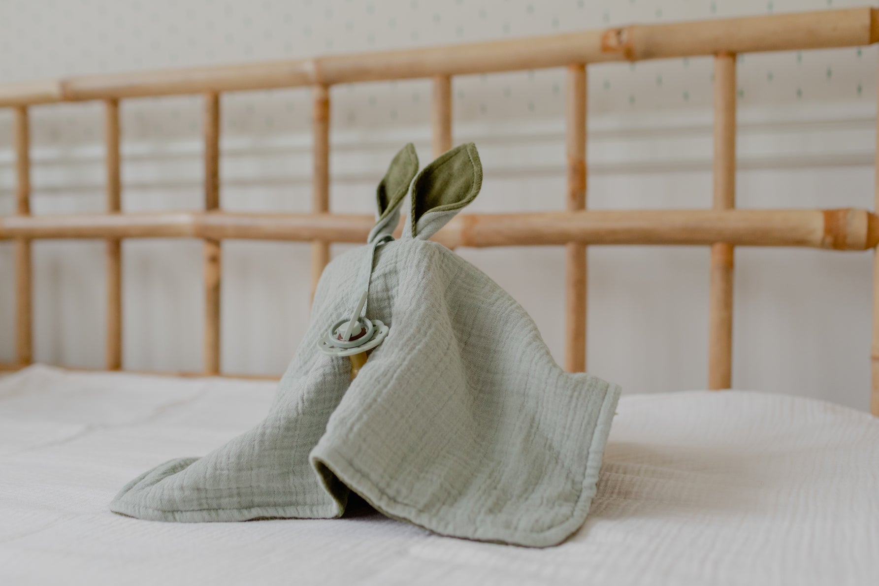 Kangaroo Cuddle Cloth - Sage