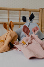 Kangaroo Cuddle Cloth - Blush