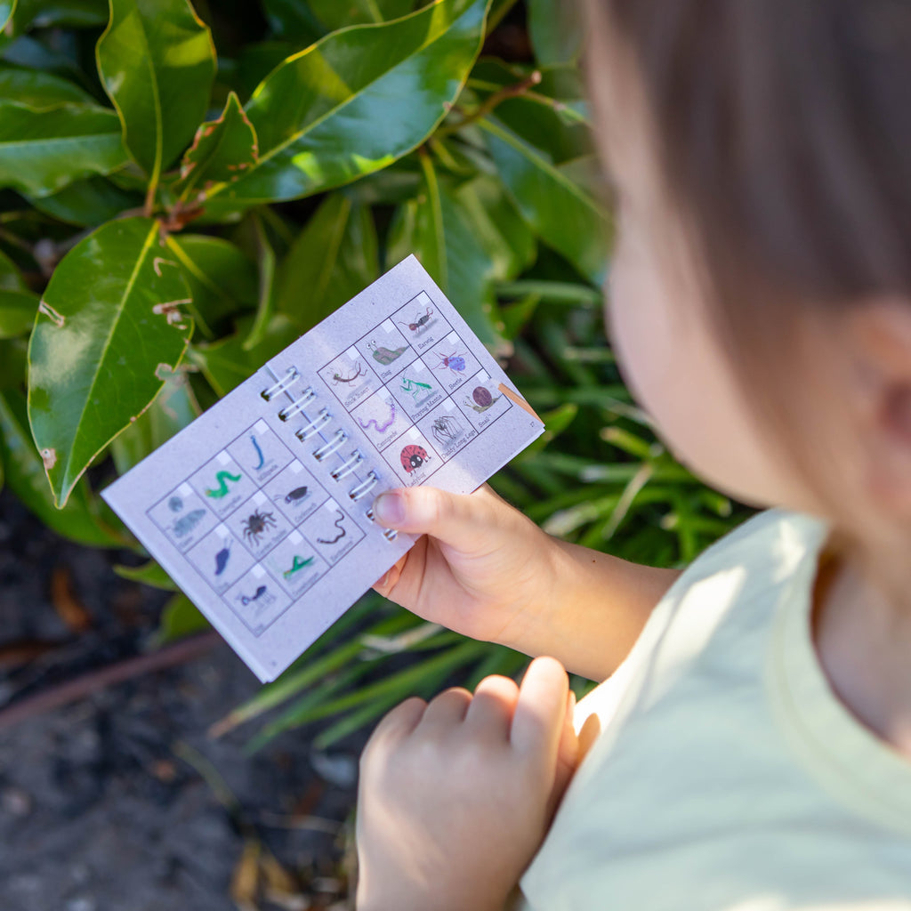 Insect Spotter Bug Spotter Kit – Daisy and Hen