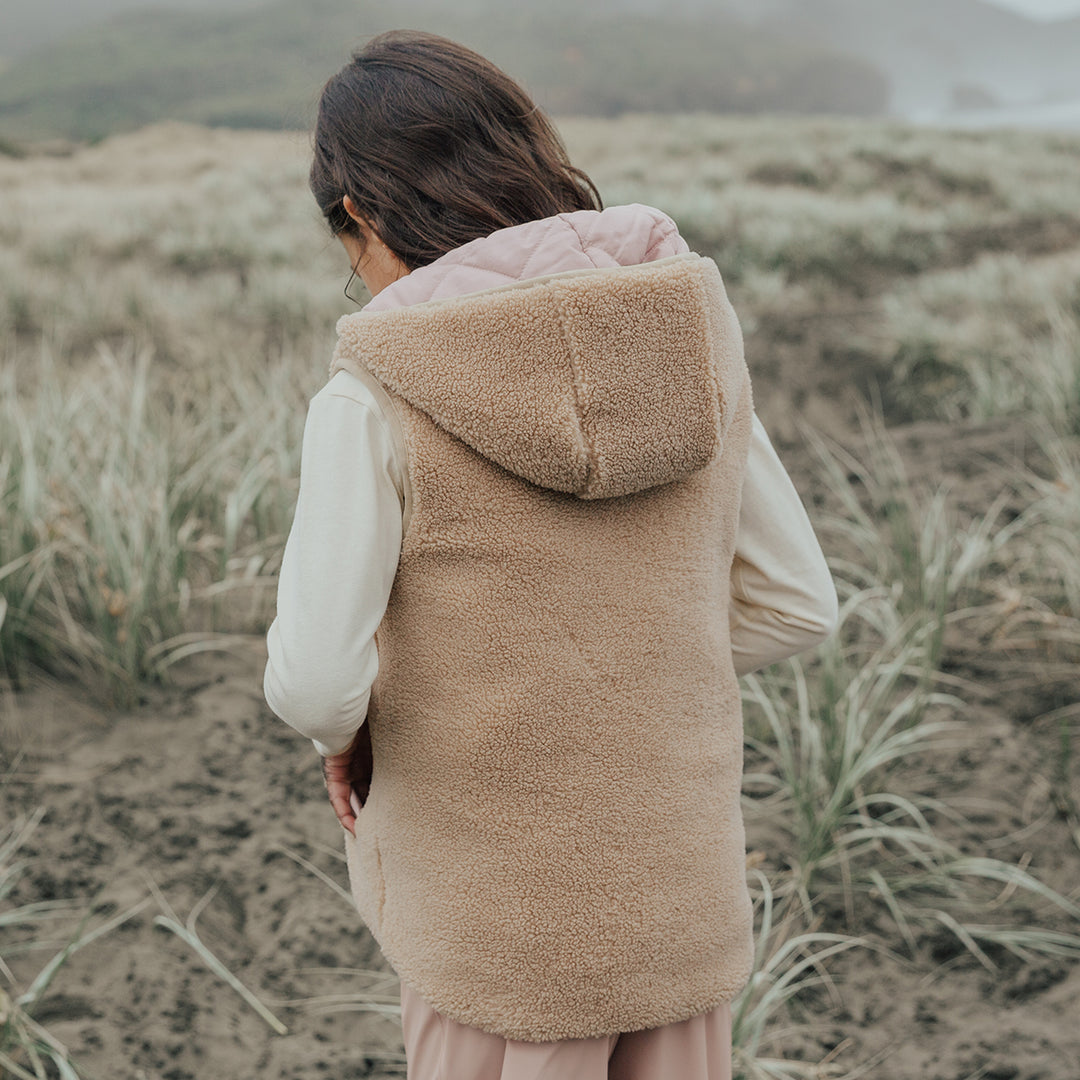 Crywolf Reversible Hooded Yeti Vest - Dusty Pink/Camel