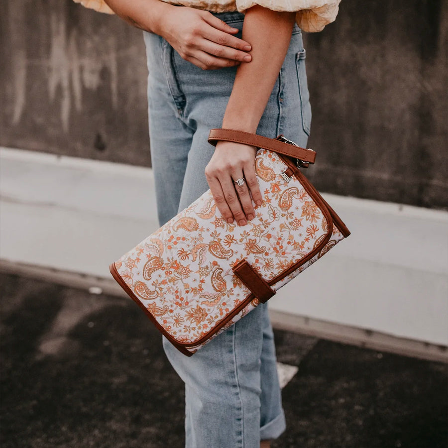 OiOi Change Clutch - Peach Paisley/Tan