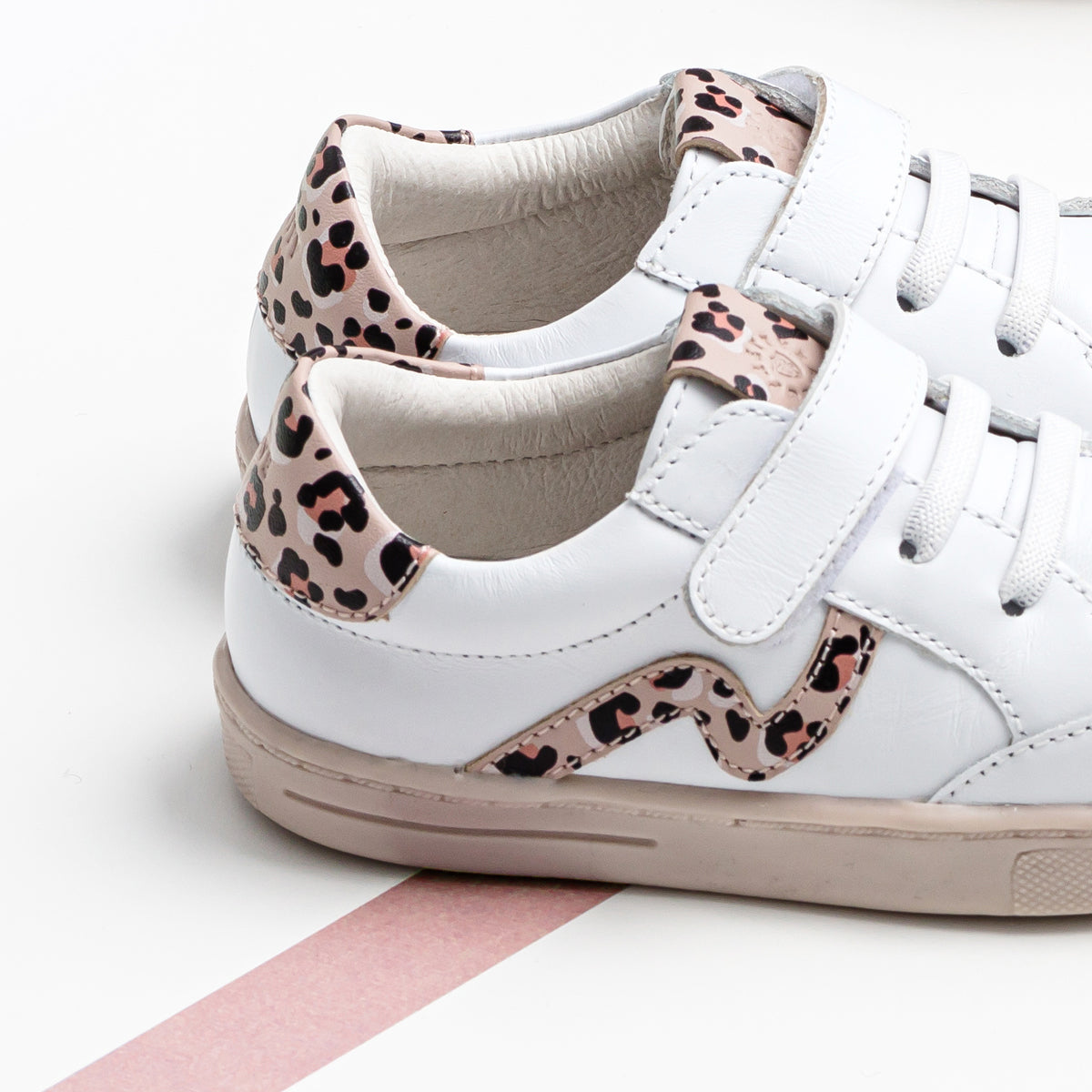 Pretty Brave XO Trainer - White/Blush