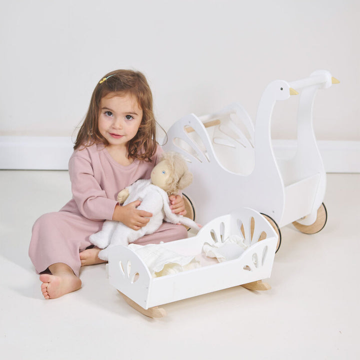 Sweet Swan Dolly Bed