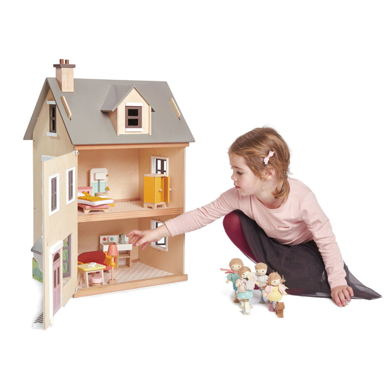 Foxtail Villa Doll House With Furniture