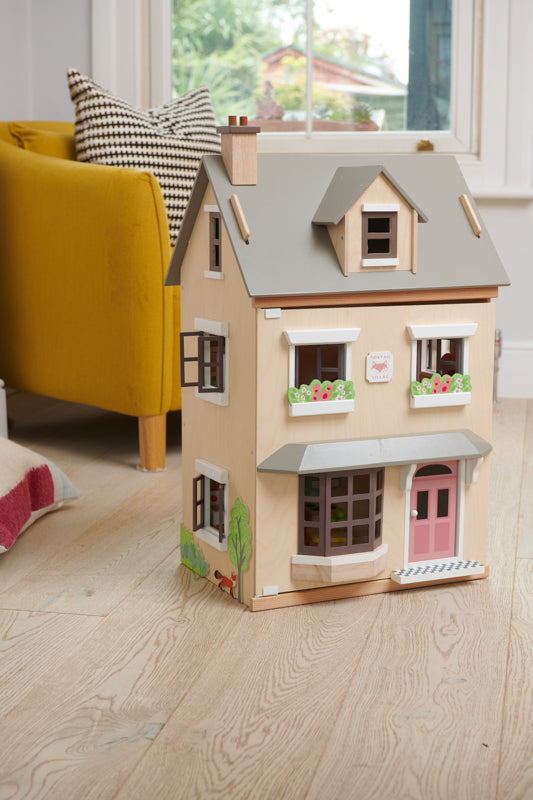 Foxtail Villa Doll House With Furniture