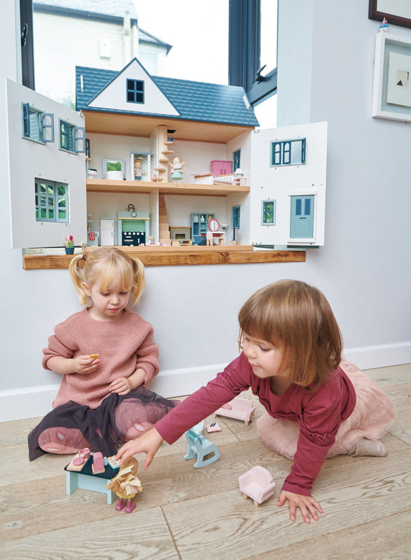 Dovetail Doll House