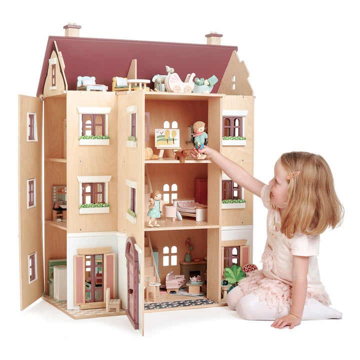 Fantail Hall Doll House