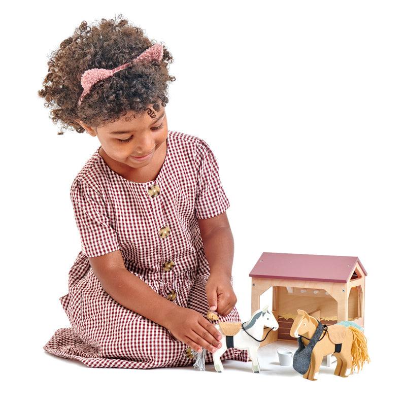 Wooden Horse Stable Set
