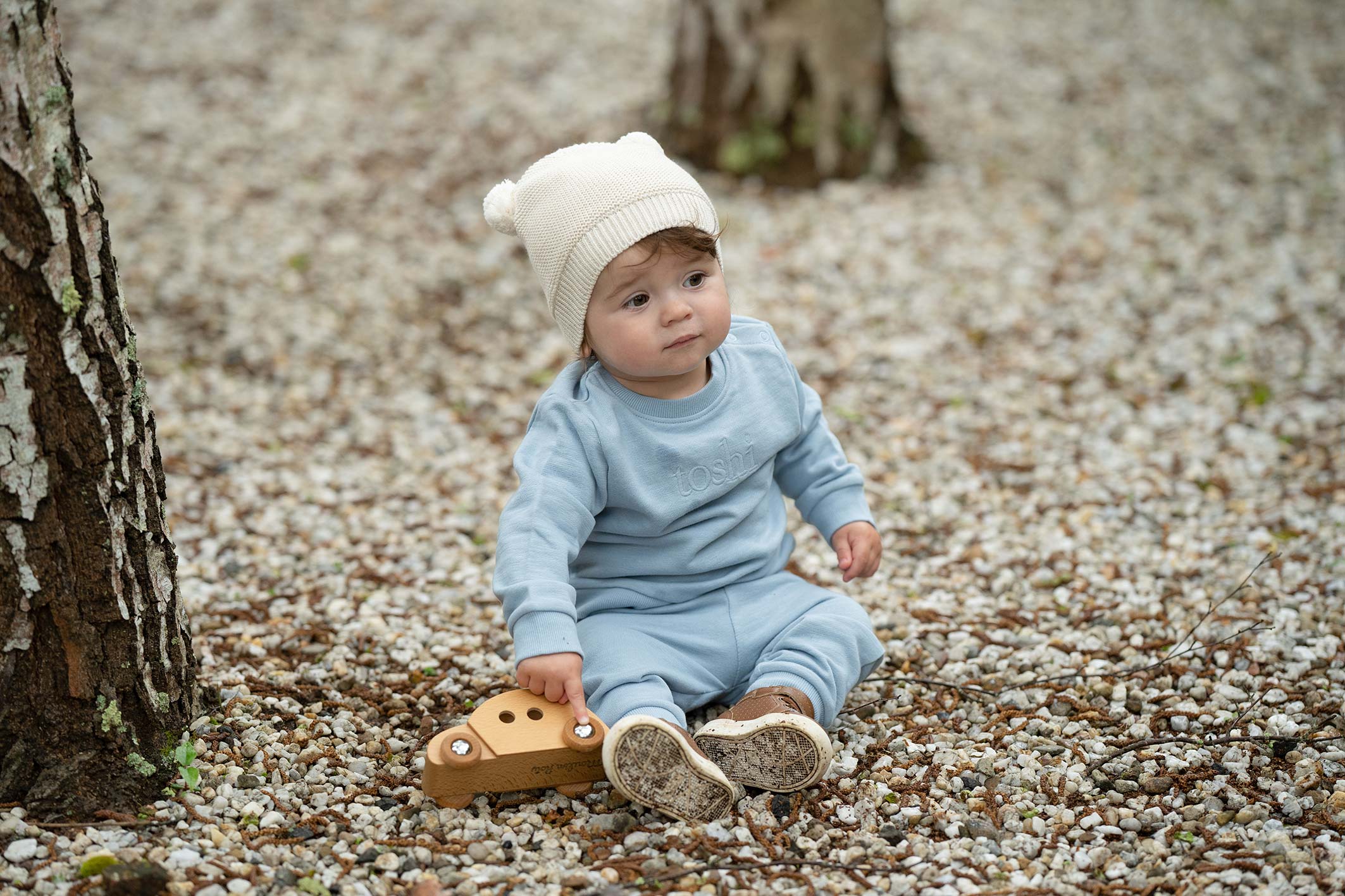 Organic Beanie - Snowy / Feather